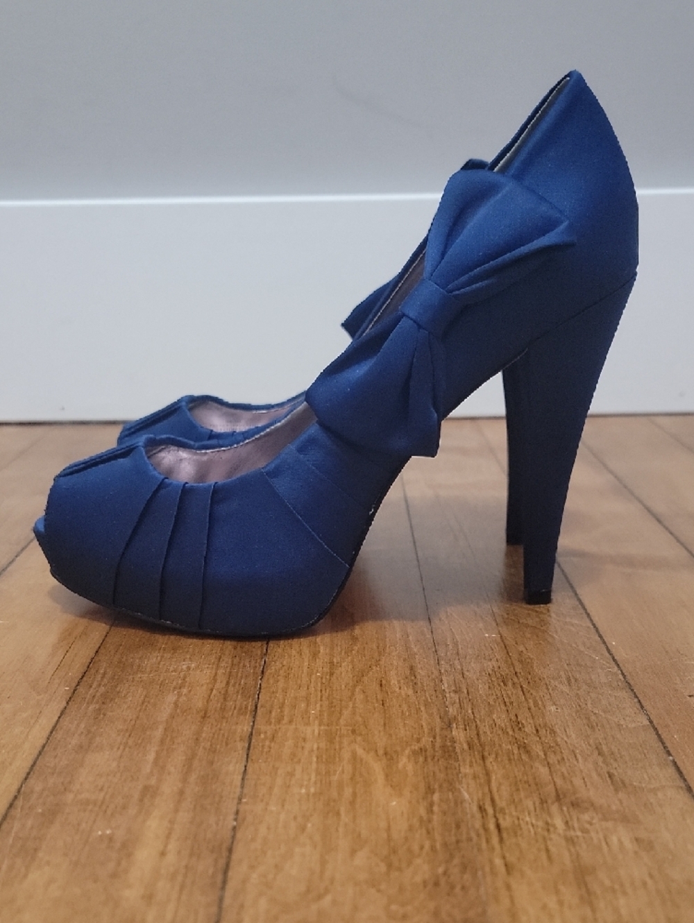 Paris Hilton Royal Blue Peep-Toe Bow Heels Sz 7.5 - Picture 3 of 9